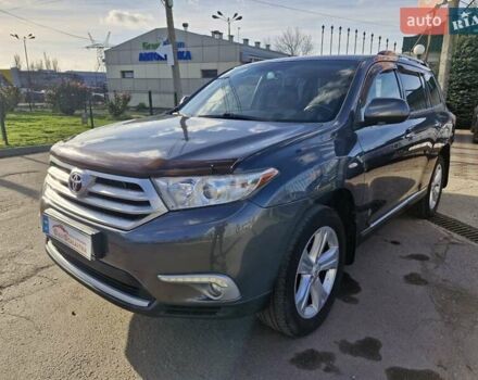 Серый Тойота Хайлендер, объемом двигателя 3.5 л и пробегом 272 тыс. км за 16999 $, фото 2 на Automoto.ua