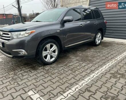 Серый Тойота Хайлендер, объемом двигателя 3.46 л и пробегом 252 тыс. км за 16900 $, фото 1 на Automoto.ua