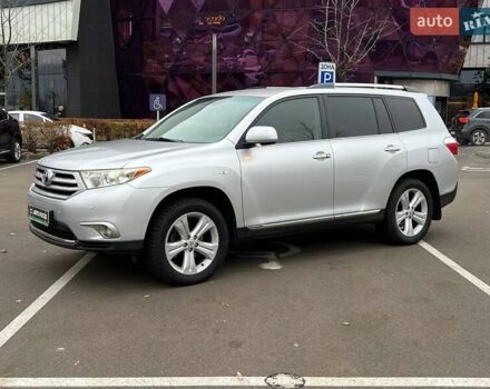 Серый Тойота Хайлендер, объемом двигателя 3.46 л и пробегом 235 тыс. км за 18490 $, фото 3 на Automoto.ua