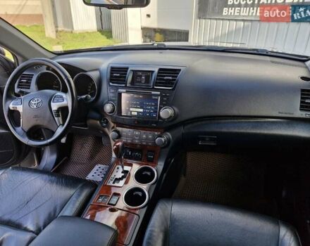Серый Тойота Хайлендер, объемом двигателя 3.5 л и пробегом 272 тыс. км за 16999 $, фото 20 на Automoto.ua