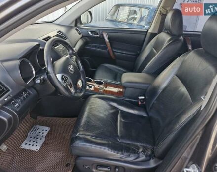 Серый Тойота Хайлендер, объемом двигателя 3.5 л и пробегом 272 тыс. км за 16999 $, фото 17 на Automoto.ua