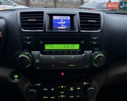 Серый Тойота Хайлендер, объемом двигателя 3.46 л и пробегом 205 тыс. км за 12700 $, фото 11 на Automoto.ua