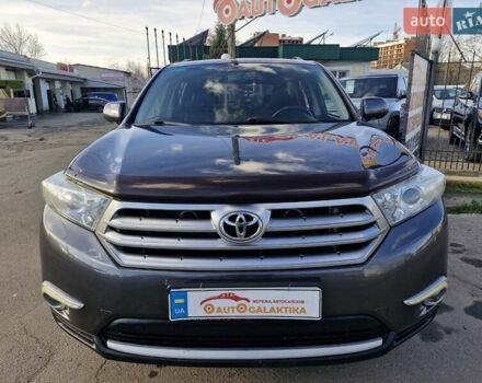 Серый Тойота Хайлендер, объемом двигателя 3.5 л и пробегом 272 тыс. км за 16999 $, фото 1 на Automoto.ua