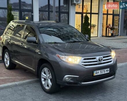Серый Тойота Хайлендер, объемом двигателя 3.46 л и пробегом 205 тыс. км за 12700 $, фото 9 на Automoto.ua
