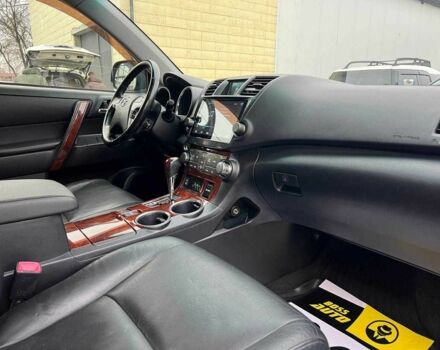 Сірий Тойота Хайлендер, об'ємом двигуна 3.5 л та пробігом 247 тис. км за 1790 $, фото 23 на Automoto.ua