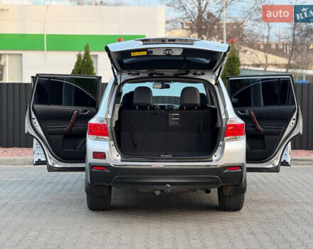 Серый Тойота Хайлендер, объемом двигателя 3.46 л и пробегом 206 тыс. км за 13800 $, фото 20 на Automoto.ua