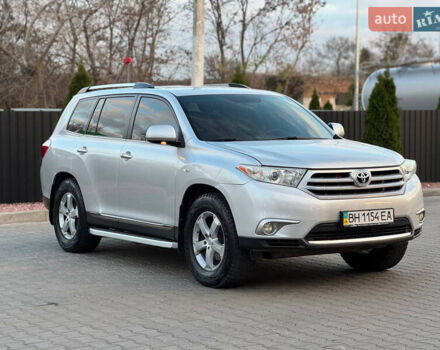 Серый Тойота Хайлендер, объемом двигателя 3.46 л и пробегом 206 тыс. км за 13800 $, фото 3 на Automoto.ua