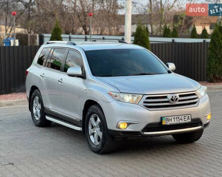 Серый Тойота Хайлендер, объемом двигателя 3.46 л и пробегом 206 тыс. км за 13800 $, фото 1 на Automoto.ua