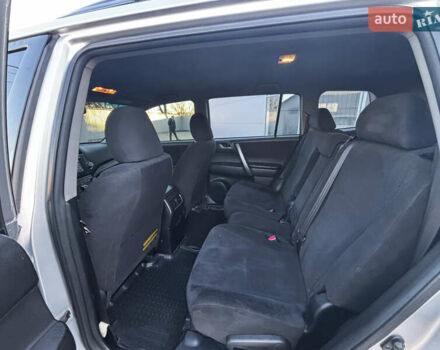 Серый Тойота Хайлендер, объемом двигателя 3.5 л и пробегом 244 тыс. км за 14000 $, фото 20 на Automoto.ua