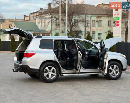 Серый Тойота Хайлендер, объемом двигателя 3.46 л и пробегом 206 тыс. км за 13800 $, фото 46 на Automoto.ua