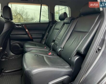 Сірий Тойота Хайлендер, об'ємом двигуна 3.46 л та пробігом 247 тис. км за 17900 $, фото 27 на Automoto.ua