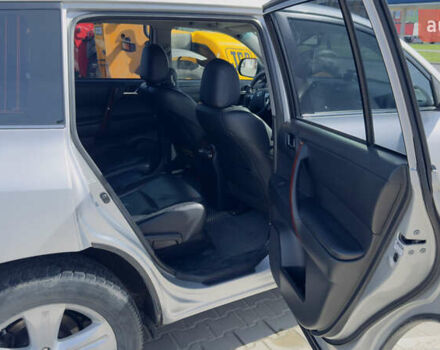 Серый Тойота Хайлендер, объемом двигателя 3.46 л и пробегом 340 тыс. км за 16000 $, фото 6 на Automoto.ua