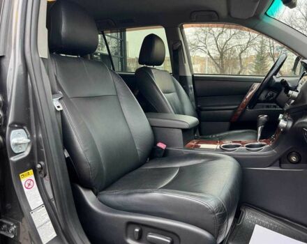 Сірий Тойота Хайлендер, об'ємом двигуна 3.5 л та пробігом 247 тис. км за 1790 $, фото 22 на Automoto.ua