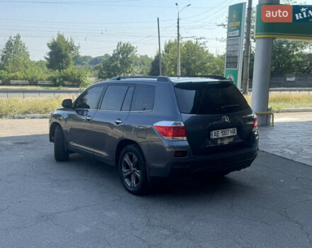Сірий Тойота Хайлендер, об'ємом двигуна 3.46 л та пробігом 219 тис. км за 15500 $, фото 6 на Automoto.ua