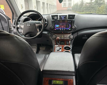 Серый Тойота Хайлендер, объемом двигателя 3.46 л и пробегом 290 тыс. км за 14999 $, фото 37 на Automoto.ua