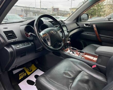 Сірий Тойота Хайлендер, об'ємом двигуна 3.5 л та пробігом 247 тис. км за 1790 $, фото 10 на Automoto.ua