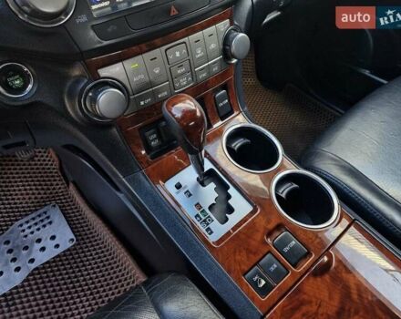 Серый Тойота Хайлендер, объемом двигателя 3.5 л и пробегом 272 тыс. км за 16999 $, фото 26 на Automoto.ua