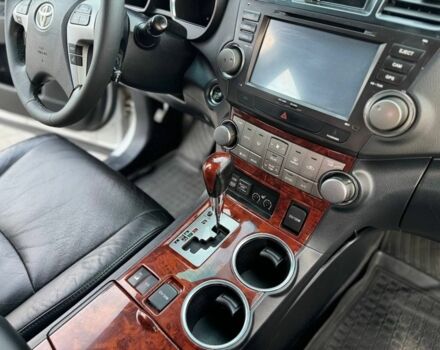 Серый Тойота Хайлендер, объемом двигателя 3.5 л и пробегом 206 тыс. км за 13800 $, фото 18 на Automoto.ua