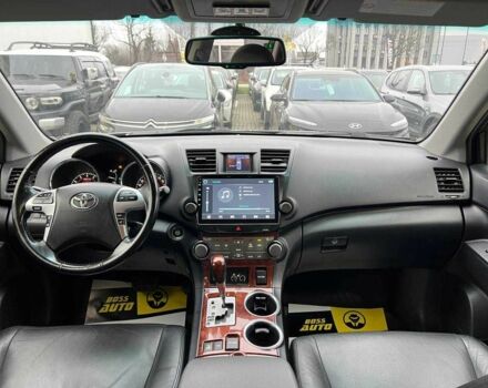 Сірий Тойота Хайлендер, об'ємом двигуна 3.5 л та пробігом 247 тис. км за 1790 $, фото 11 на Automoto.ua