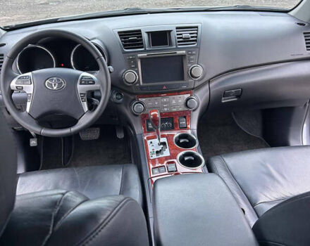 Серый Тойота Хайлендер, объемом двигателя 3.46 л и пробегом 146 тыс. км за 18500 $, фото 13 на Automoto.ua