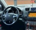 Сірий Тойота Хайлендер, об'ємом двигуна 3.46 л та пробігом 251 тис. км за 16900 $, фото 29 на Automoto.ua