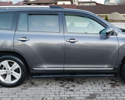 Сірий Тойота Хайлендер, об'ємом двигуна 2.2 л та пробігом 275 тис. км за 18300 $, фото 4 на Automoto.ua