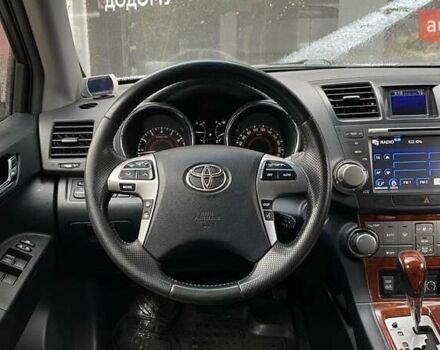 Серый Тойота Хайлендер, объемом двигателя 3.46 л и пробегом 204 тыс. км за 16619 $, фото 8 на Automoto.ua