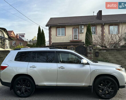 Сірий Тойота Хайлендер, об'ємом двигуна 3.46 л та пробігом 289 тис. км за 15499 $, фото 3 на Automoto.ua