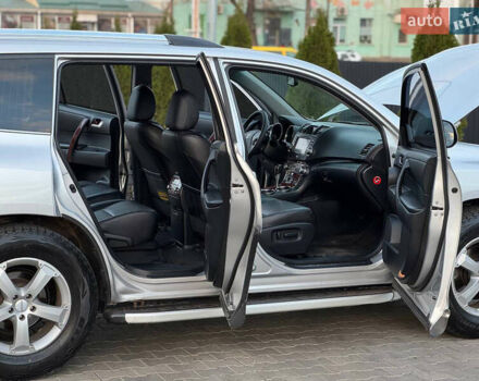 Серый Тойота Хайлендер, объемом двигателя 3.46 л и пробегом 206 тыс. км за 13800 $, фото 47 на Automoto.ua