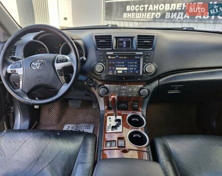 Серый Тойота Хайлендер, объемом двигателя 3.5 л и пробегом 272 тыс. км за 16999 $, фото 21 на Automoto.ua
