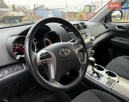 Серый Тойота Хайлендер, объемом двигателя 0 л и пробегом 124 тыс. км за 16900 $, фото 11 на Automoto.ua