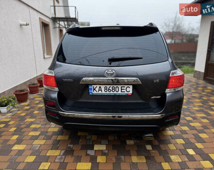 Серый Тойота Хайлендер, объемом двигателя 3.5 л и пробегом 180 тыс. км за 20500 $, фото 5 на Automoto.ua