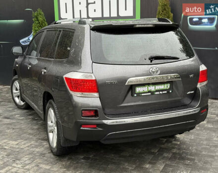 Серый Тойота Хайлендер, объемом двигателя 3.5 л и пробегом 240 тыс. км за 15800 $, фото 44 на Automoto.ua