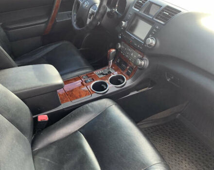 Серый Тойота Хайлендер, объемом двигателя 3.46 л и пробегом 135 тыс. км за 17500 $, фото 22 на Automoto.ua