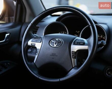 Сірий Тойота Хайлендер, об'ємом двигуна 3.5 л та пробігом 134 тис. км за 18900 $, фото 13 на Automoto.ua