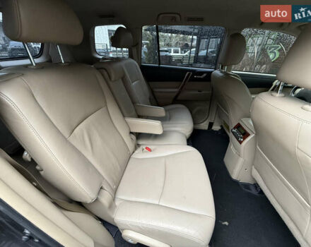 Серый Тойота Хайлендер, объемом двигателя 3.5 л и пробегом 240 тыс. км за 15800 $, фото 32 на Automoto.ua