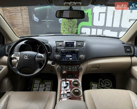 Серый Тойота Хайлендер, объемом двигателя 3.5 л и пробегом 240 тыс. км за 15800 $, фото 27 на Automoto.ua