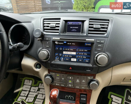 Серый Тойота Хайлендер, объемом двигателя 3.5 л и пробегом 240 тыс. км за 15800 $, фото 16 на Automoto.ua