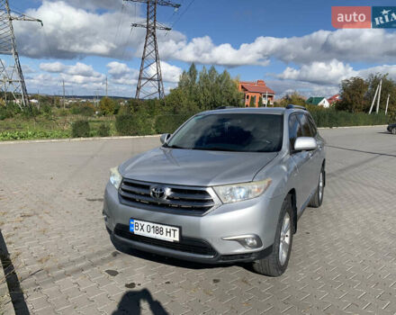 Серый Тойота Хайлендер, объемом двигателя 3.46 л и пробегом 135 тыс. км за 17500 $, фото 1 на Automoto.ua