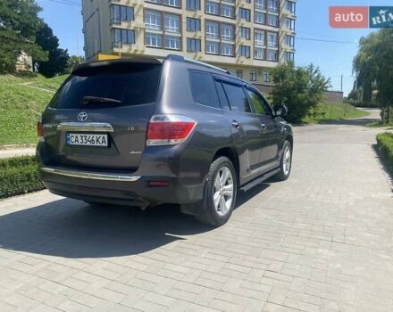 Сірий Тойота Хайлендер, об'ємом двигуна 3.46 л та пробігом 210 тис. км за 17900 $, фото 5 на Automoto.ua