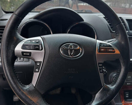 Серый Тойота Хайлендер, объемом двигателя 3.5 л и пробегом 180 тыс. км за 20500 $, фото 19 на Automoto.ua