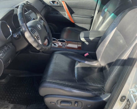 Серый Тойота Хайлендер, объемом двигателя 3.46 л и пробегом 135 тыс. км за 17500 $, фото 11 на Automoto.ua