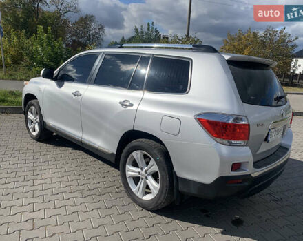 Серый Тойота Хайлендер, объемом двигателя 3.46 л и пробегом 135 тыс. км за 17500 $, фото 4 на Automoto.ua