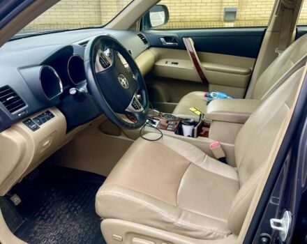 Сірий Тойота Хайлендер, об'ємом двигуна 3.5 л та пробігом 312 тис. км за 15200 $, фото 8 на Automoto.ua