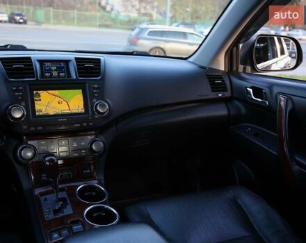 Сірий Тойота Хайлендер, об'ємом двигуна 3.5 л та пробігом 134 тис. км за 18900 $, фото 12 на Automoto.ua