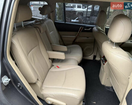 Серый Тойота Хайлендер, объемом двигателя 3.5 л и пробегом 240 тыс. км за 15800 $, фото 33 на Automoto.ua