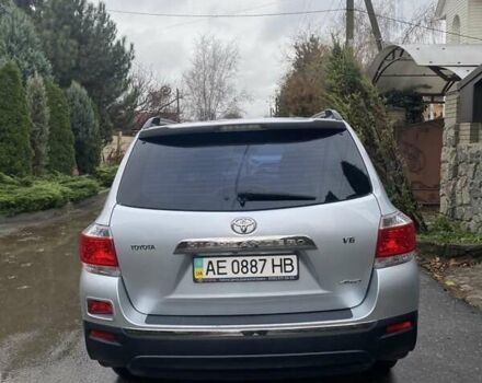 Серый Тойота Хайлендер, объемом двигателя 3.46 л и пробегом 282 тыс. км за 16000 $, фото 4 на Automoto.ua