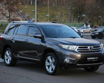 Серый Тойота Хайлендер, объемом двигателя 3.5 л и пробегом 134 тыс. км за 18900 $, фото 2 на Automoto.ua