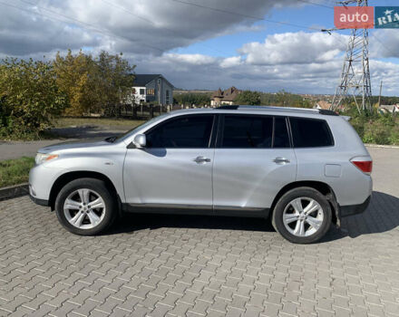 Серый Тойота Хайлендер, объемом двигателя 3.46 л и пробегом 135 тыс. км за 17500 $, фото 2 на Automoto.ua