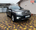 Серый Тойота Хайлендер, объемом двигателя 3.5 л и пробегом 180 тыс. км за 20500 $, фото 1 на Automoto.ua